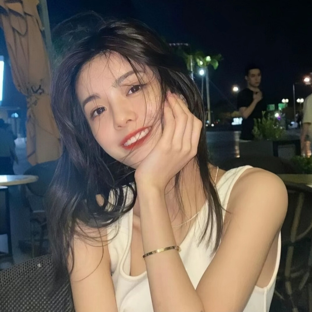《萤火虫小巷》海报